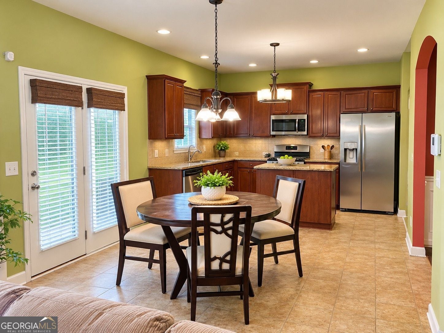 641 Collingsworth LN