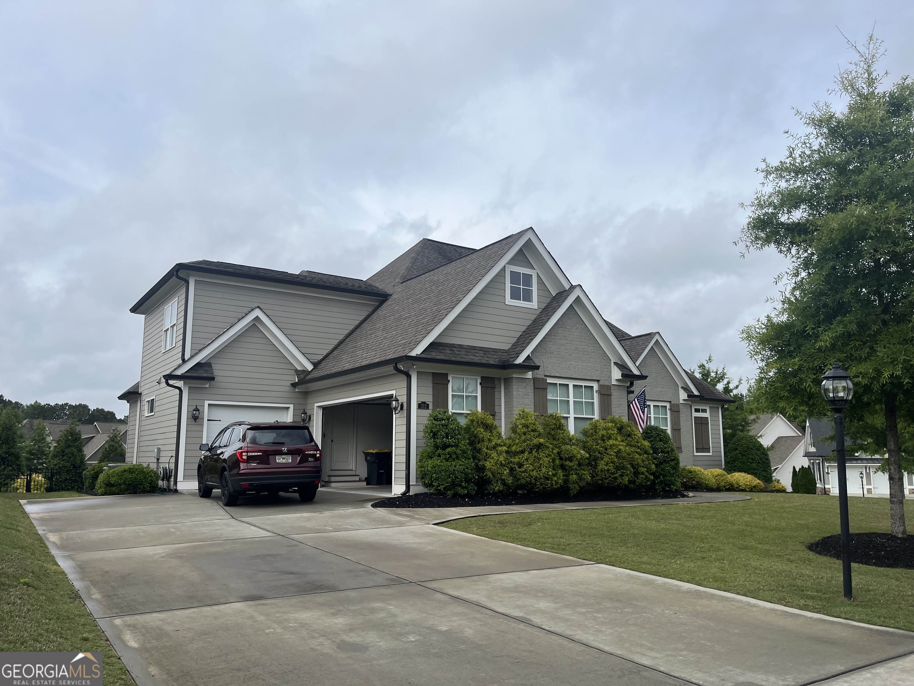 312 Archway LN