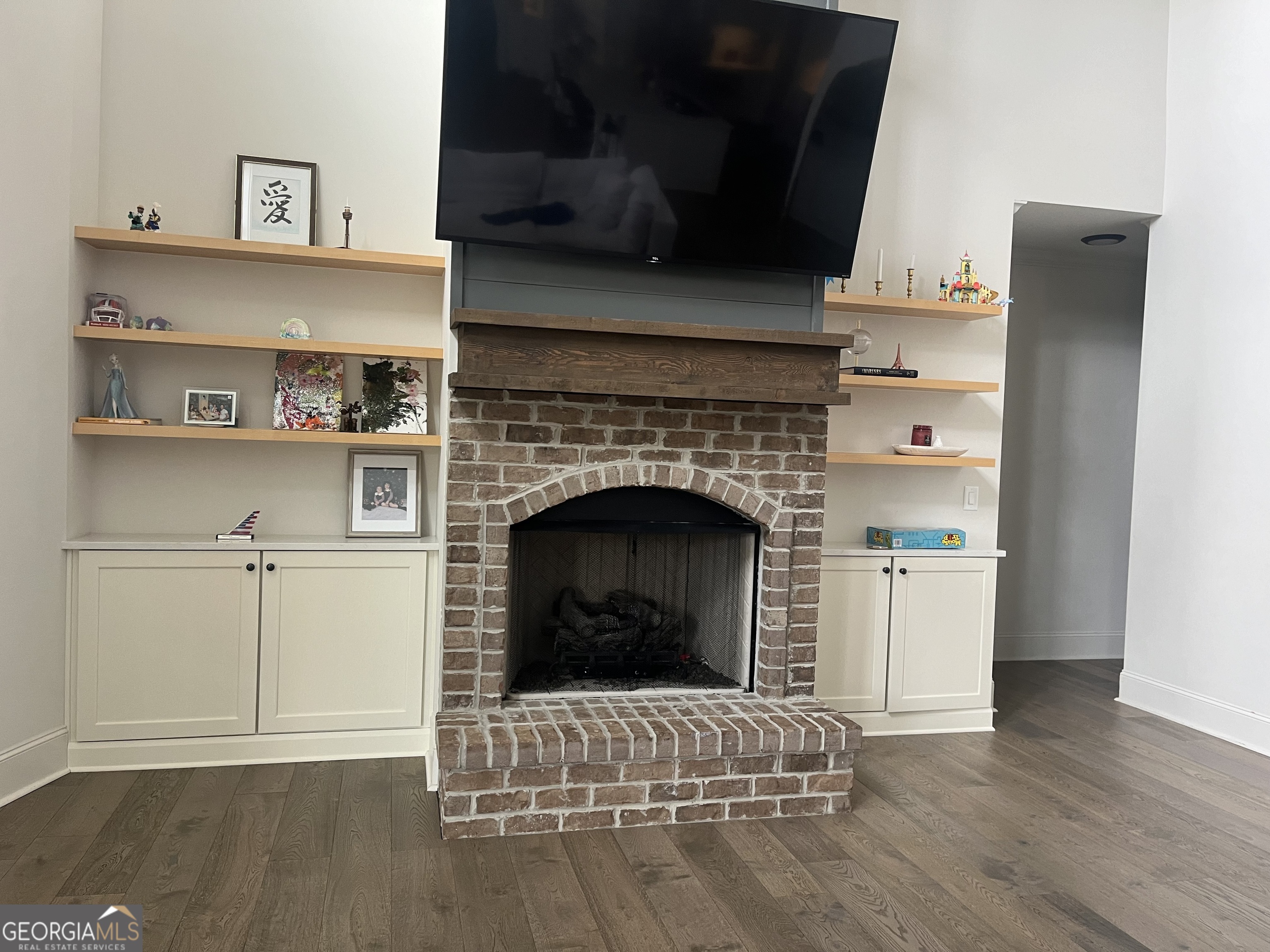 312 Archway LN
