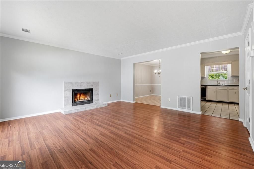 2888 Aspen Woods Entry
