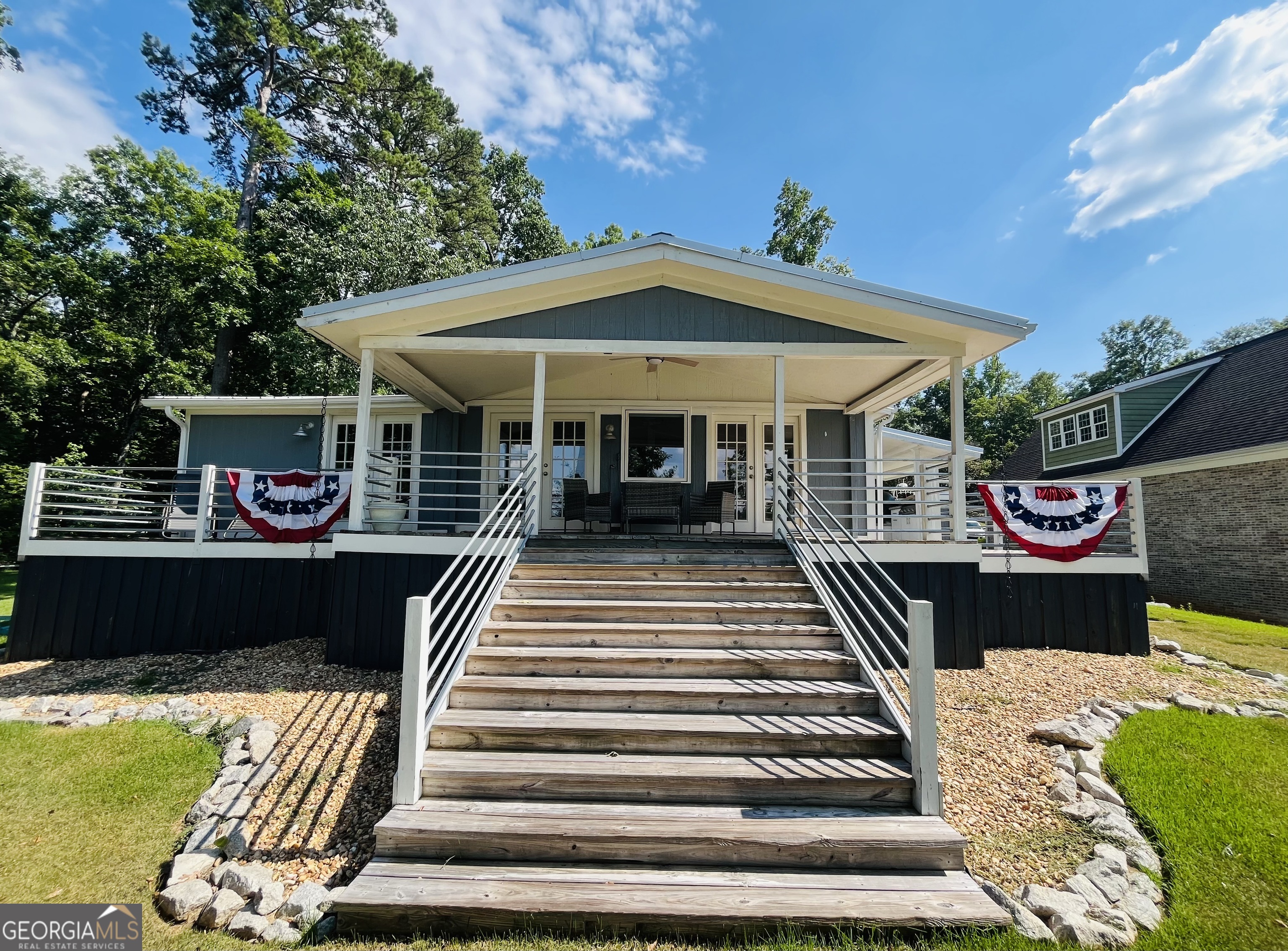 562 Twin Bridges RD