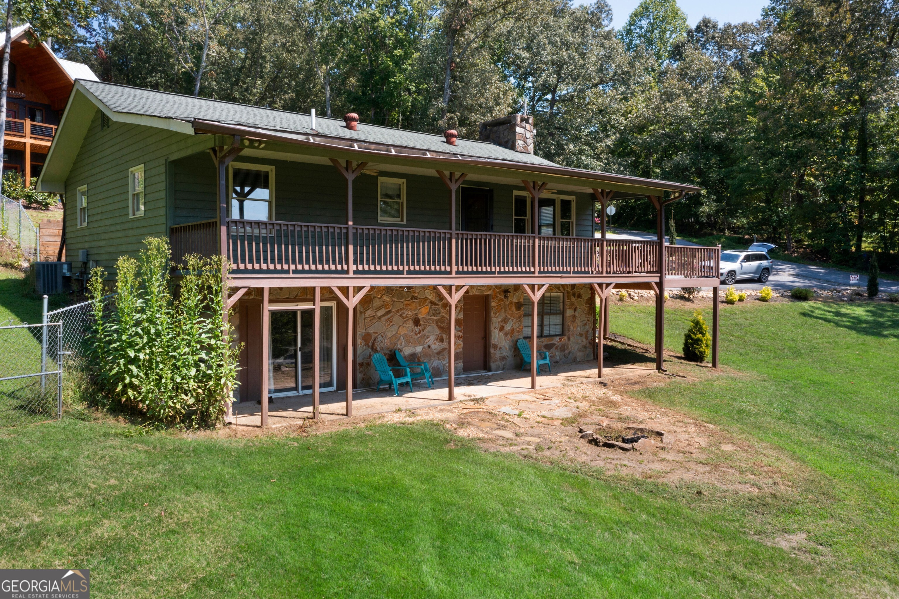 For rent! Lake life awaits! Just one minute from the lake, this beautiful 4-bedroom, 2-bathroom home is perfect blend of comfort and convenience. Fully furnished and move-in ready, all you have to do is bring yourself and start enjoying lake living reight away. Whether you're looking for a full time residence, or vacation get away, this home checks all the boxes. Don't wait-call me to schedule you private tour!