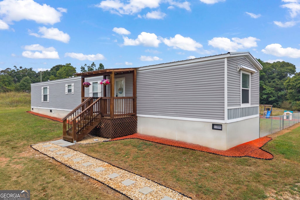 Photo of 811 Dove Drake Rd, Royston, GA 30662 (MLS # 10847505)
