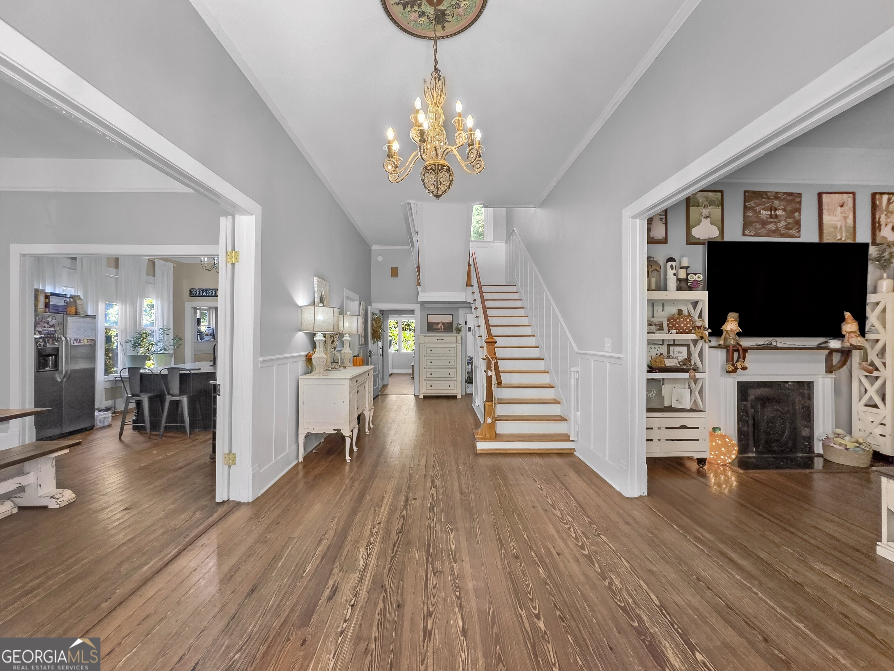 225 N Indian Springs DR