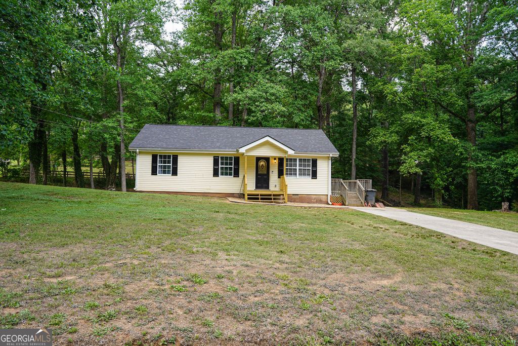 Photo of 11 Mountainside Drive E, Dawsonville, GA 30534 (MLS # 10769739)