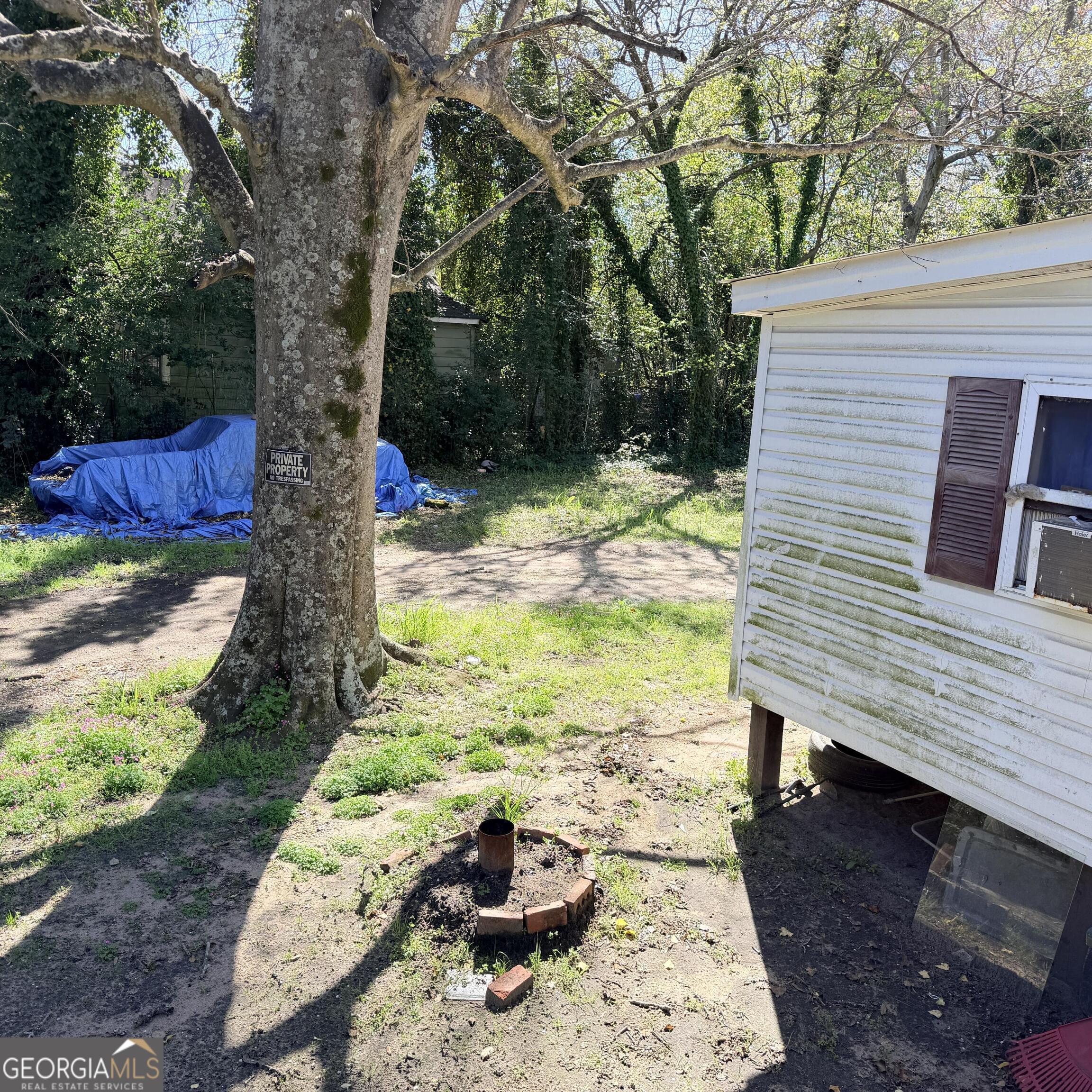 2221 Knott Street LN