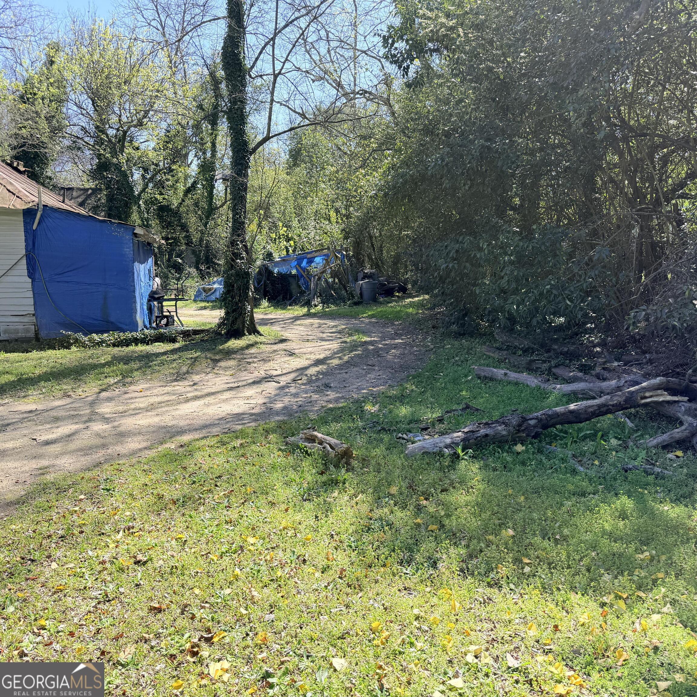 2221 Knott Street LN