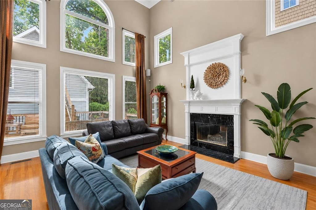 2607 Camille DR NE