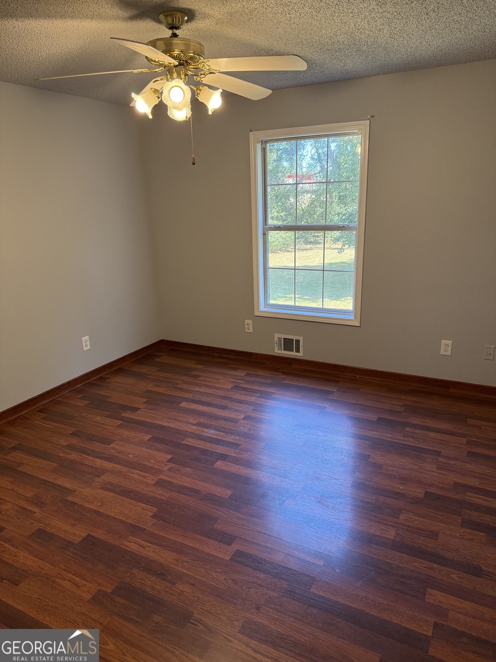 Pinewood Shores - Residential