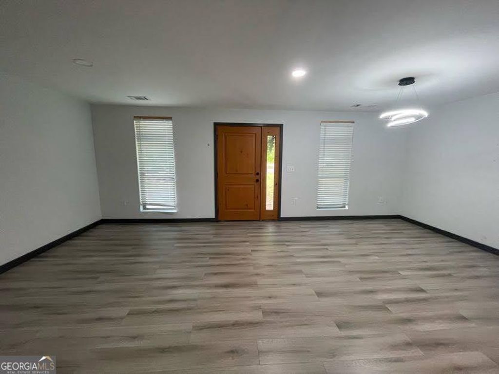 Photo of 185 Glenrose Circle SW, Atlanta, GA 30354 (MLS # 10770598)