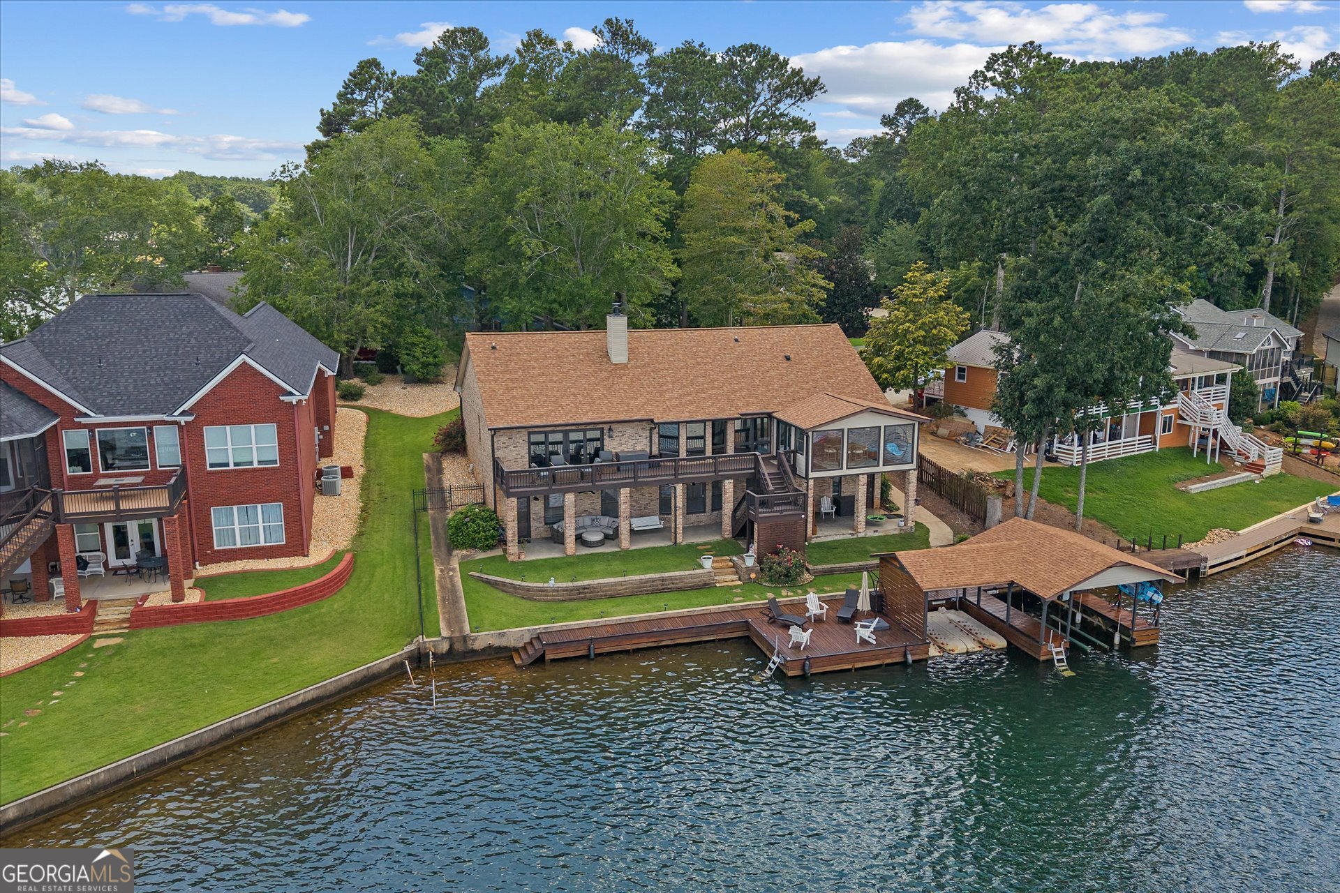 1127 Lakeshore CT