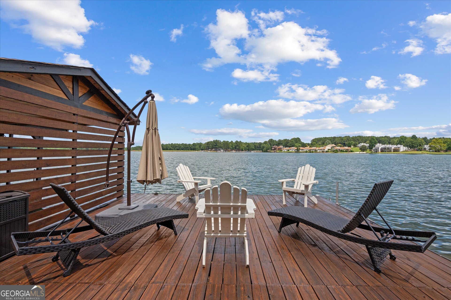 1127 Lakeshore CT