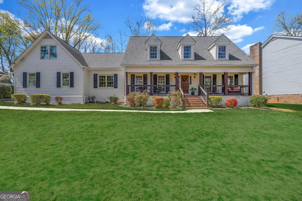 Photo of 5002 Vernon Oaks Drive, Dunwoody, GA 30338 (MLS # 10721898)