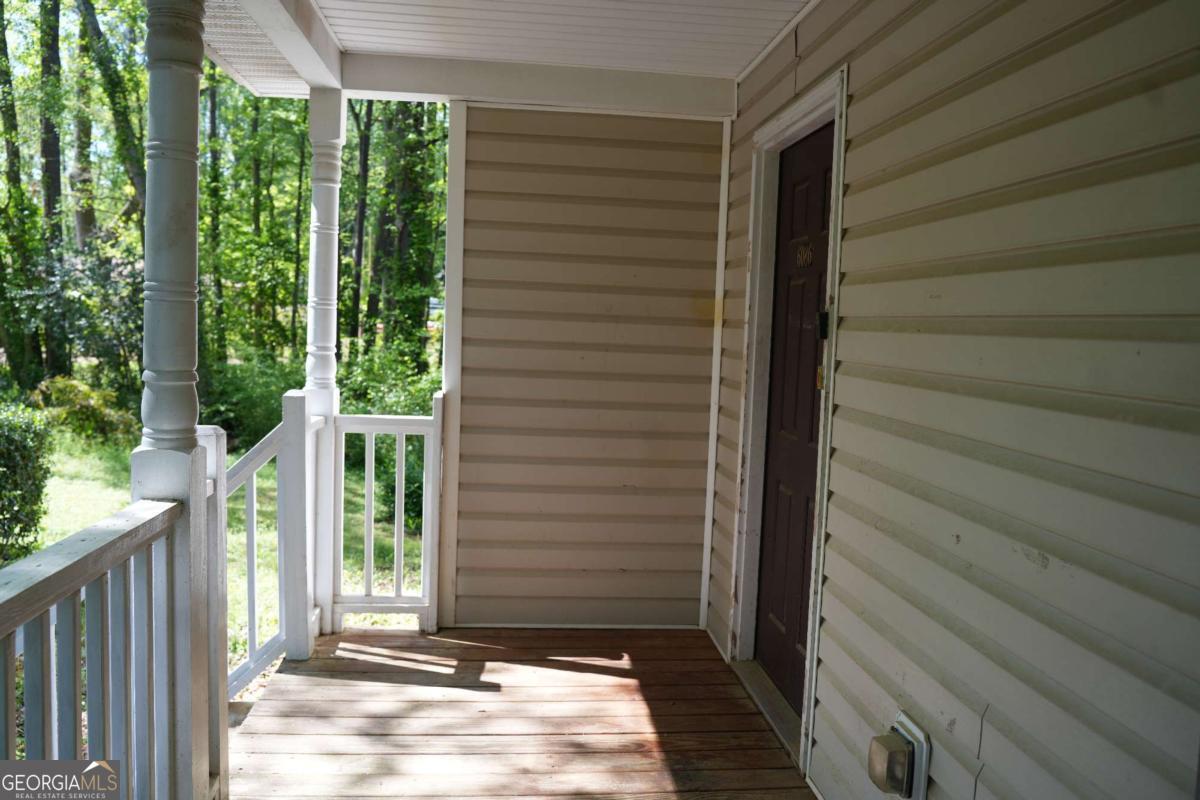 6086 Woodstock RD