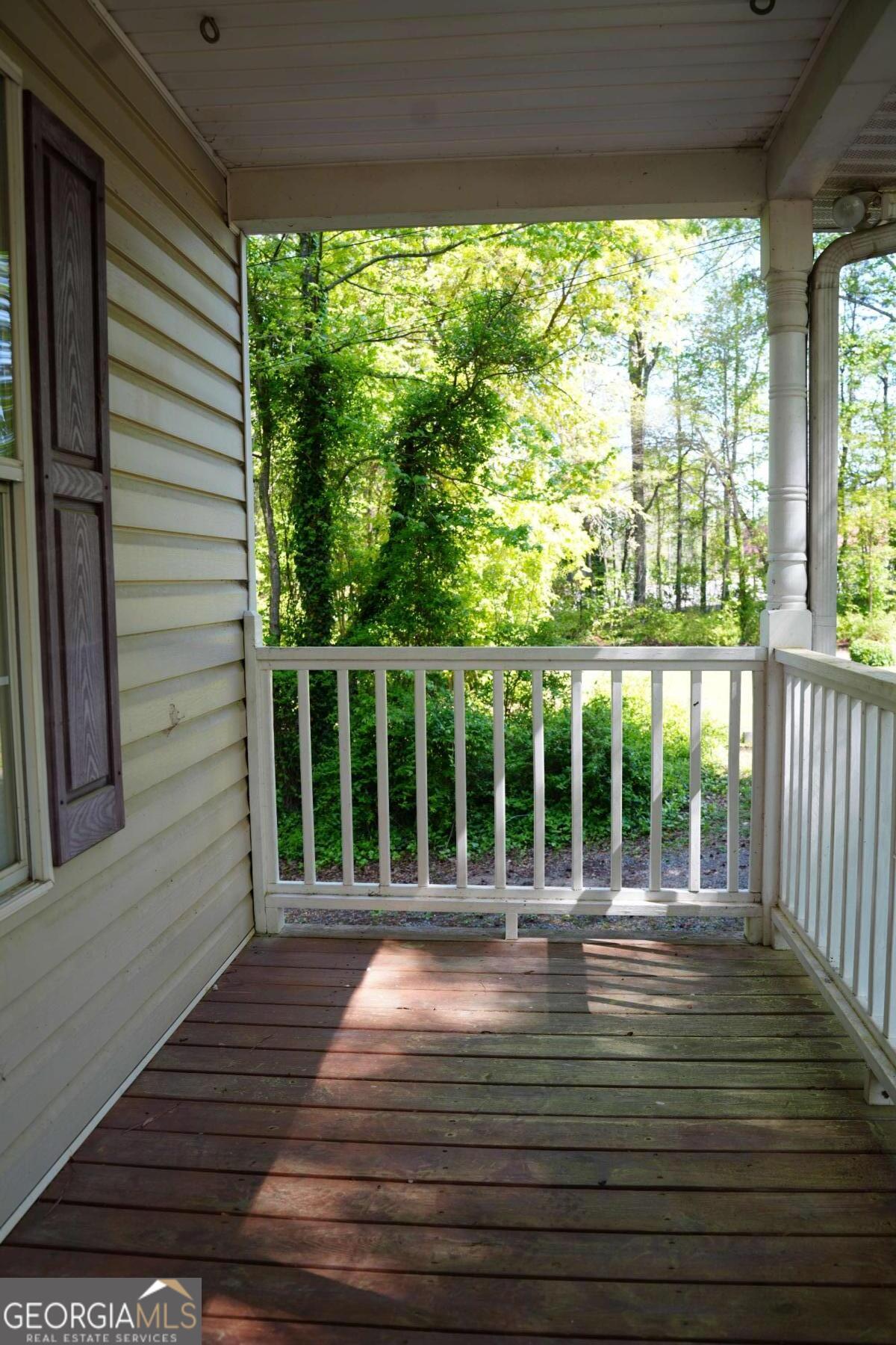 6086 Woodstock RD