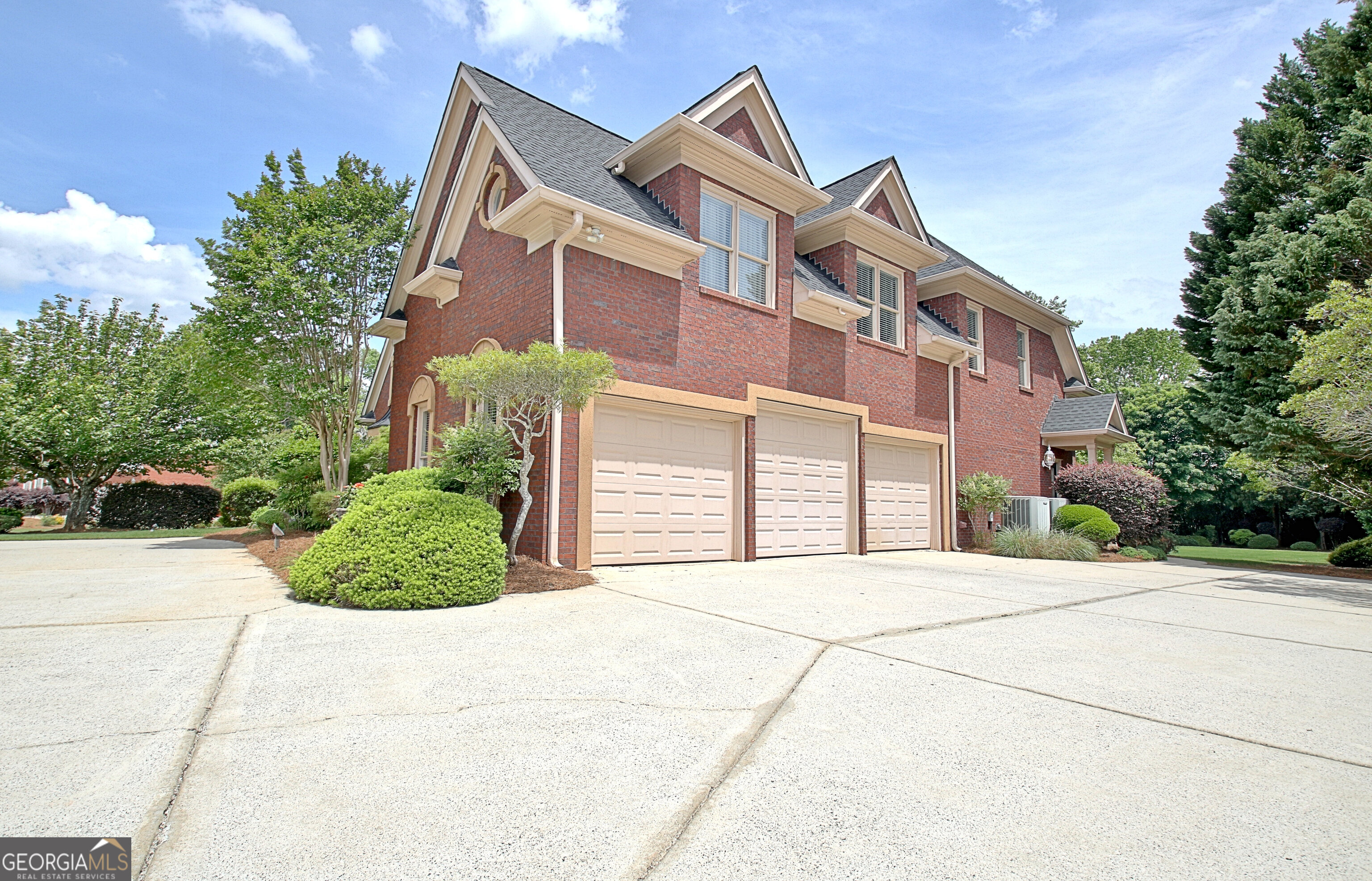 255 Tillinghast TRCE