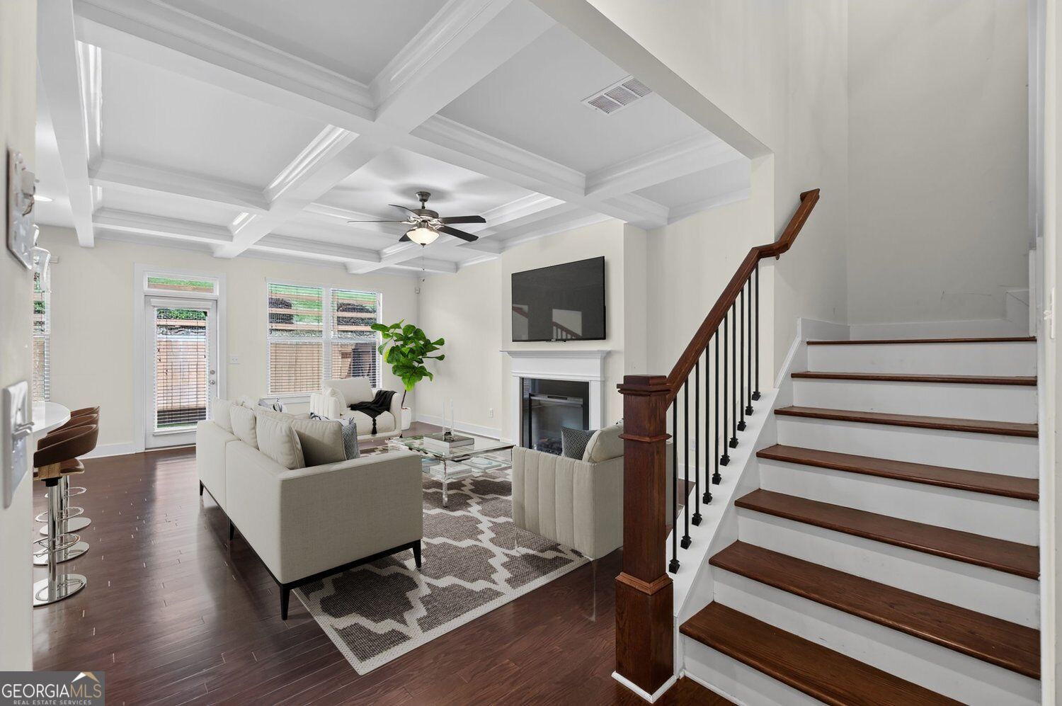 5854 Radford LOOP