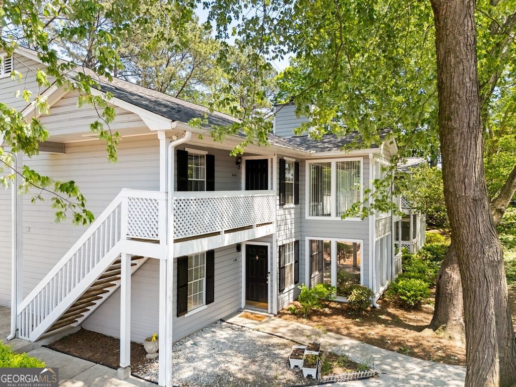 Photo of 405 Natchez Trace #405, Sandy Springs, GA 30350 (MLS # 10739975)