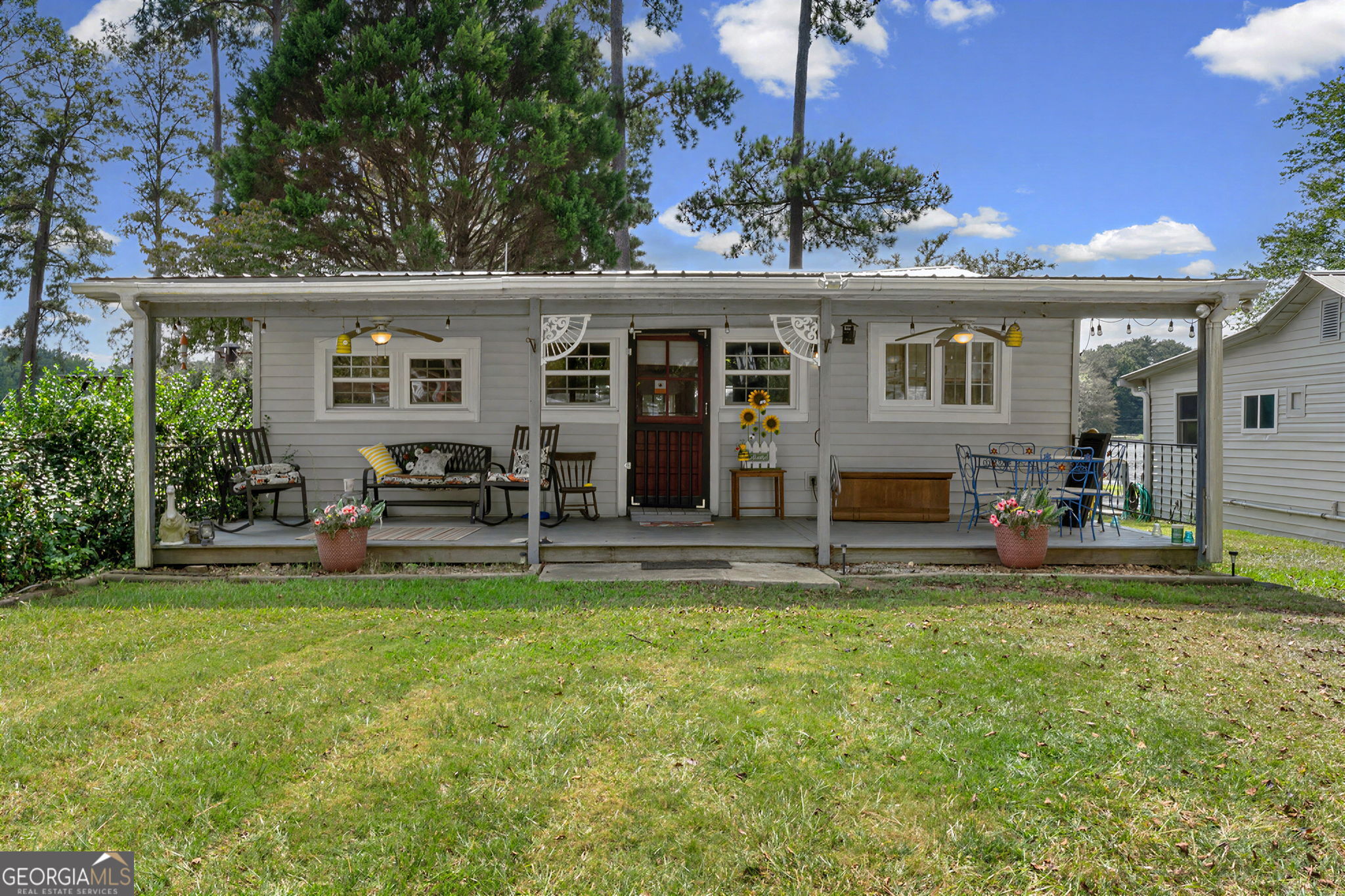 922 Clearwater RD