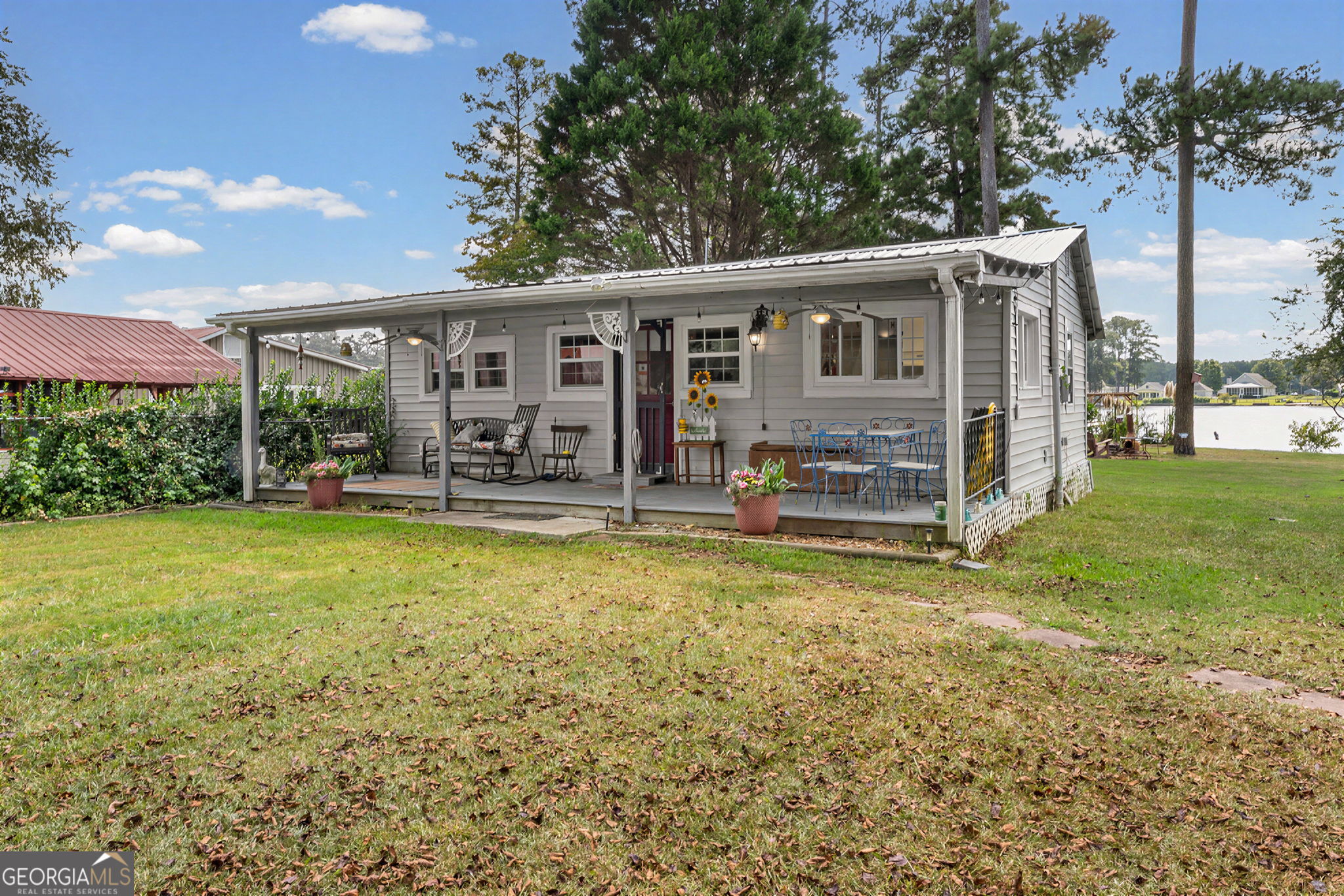 922 Clearwater RD