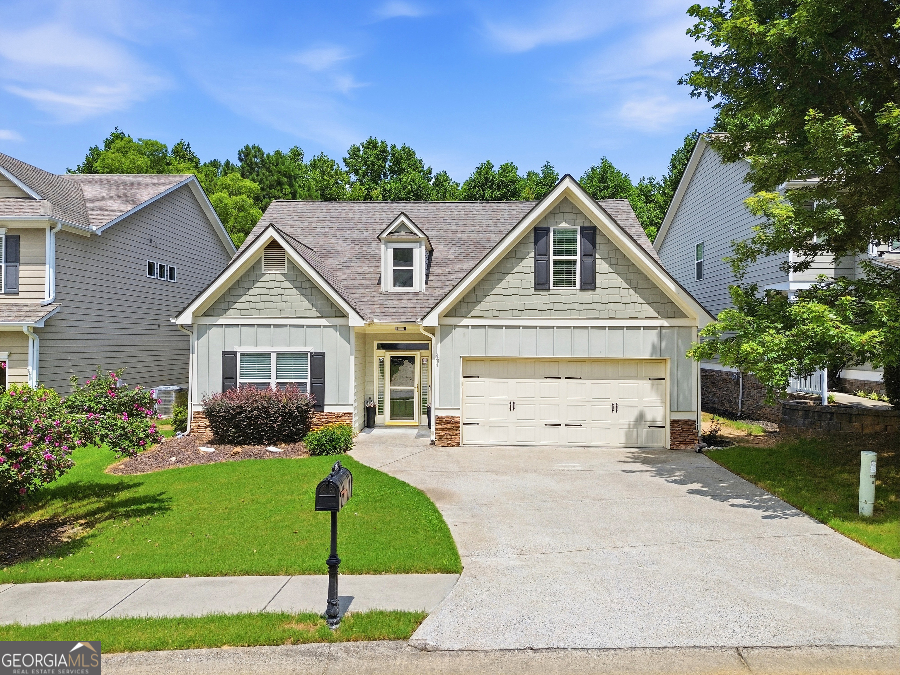 643 Royal Crest CT