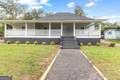 26 Pool Woods DR Grantville GA 30220