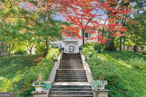 Photo of 31 Inman Circle NE, Atlanta, GA 30309 (MLS # 10695375)