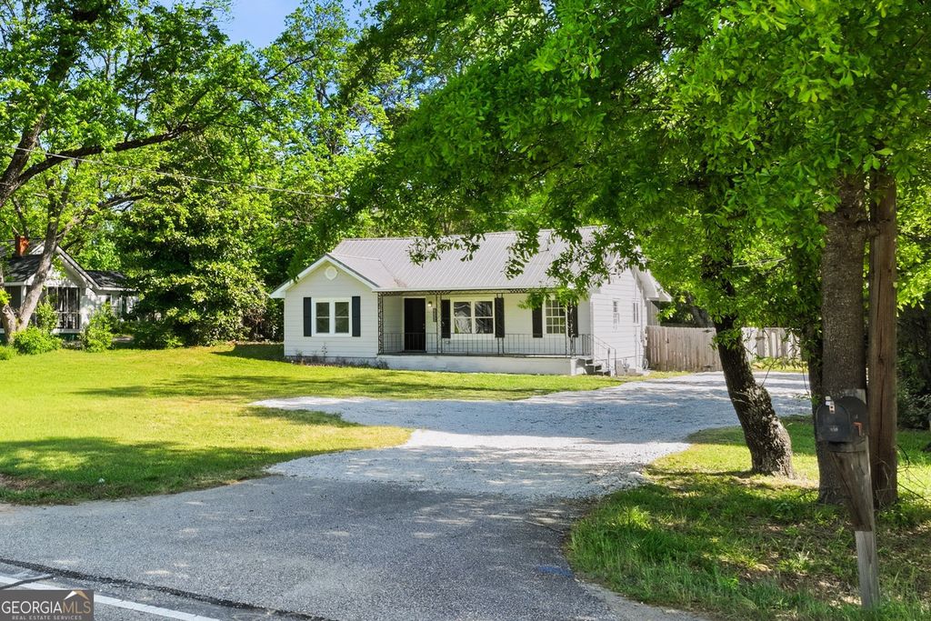 Photo of 1159 Atlanta Highway, AUBURN, GA 30011 (MLS # 10736810)