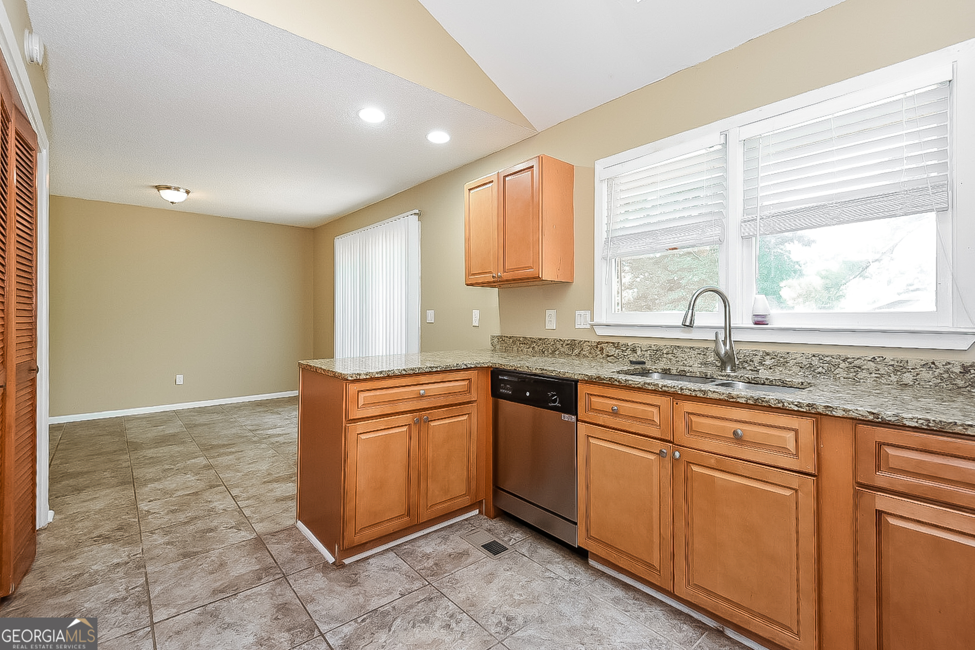 BOB BETTIS ROAD - Residential Lease