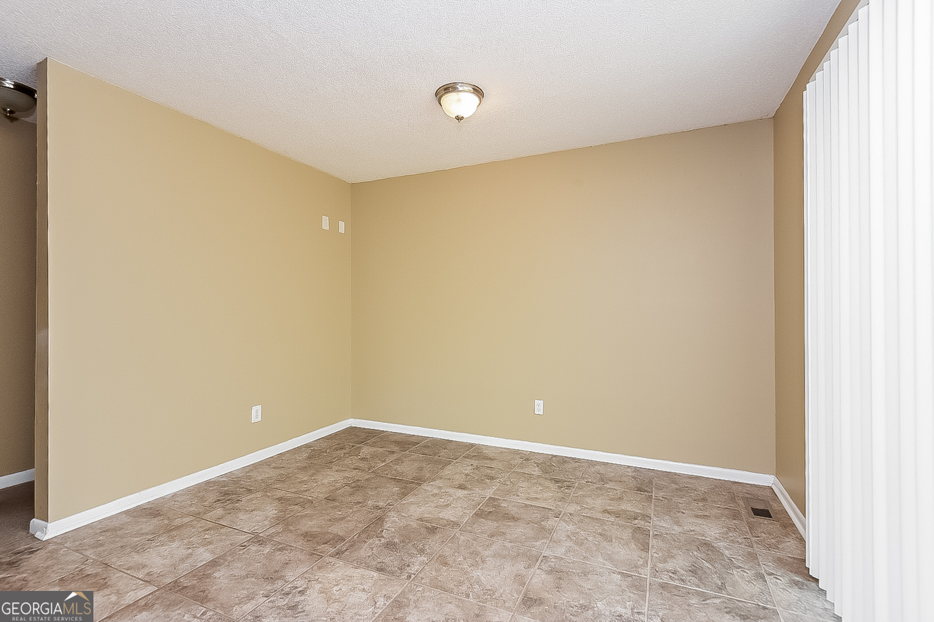 BOB BETTIS ROAD - Residential Lease