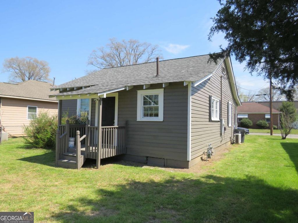 Photo of 293 4th Street, Cedartown, GA 30125 (MLS # 10726329)