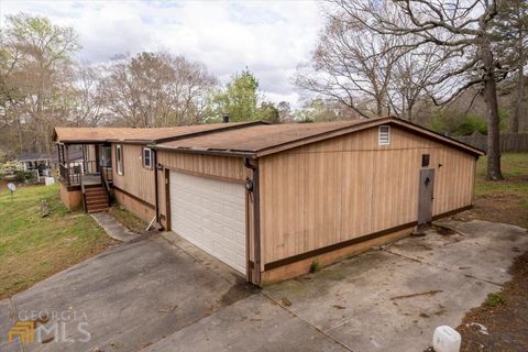 A home in Warner Robins