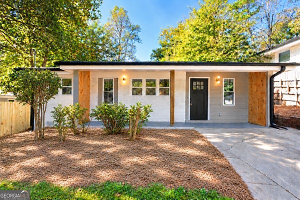 685 MONTEVISTA ST SW, ATLANTA, GA 30310 - Image f4c3d019c98a48a5130b4c2d9c1f56ef/799743672
