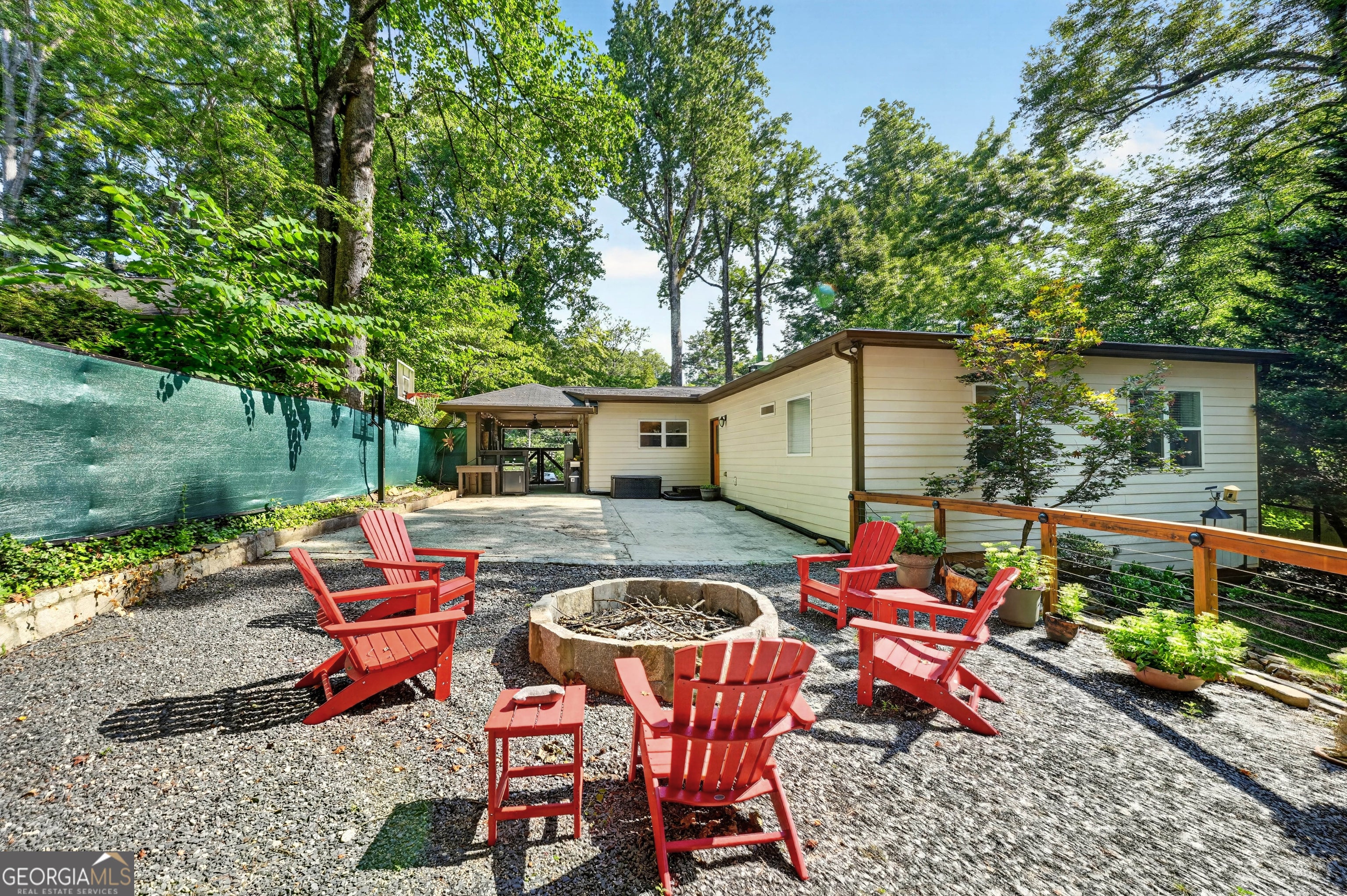 2193 W Ponce De Leon AVE