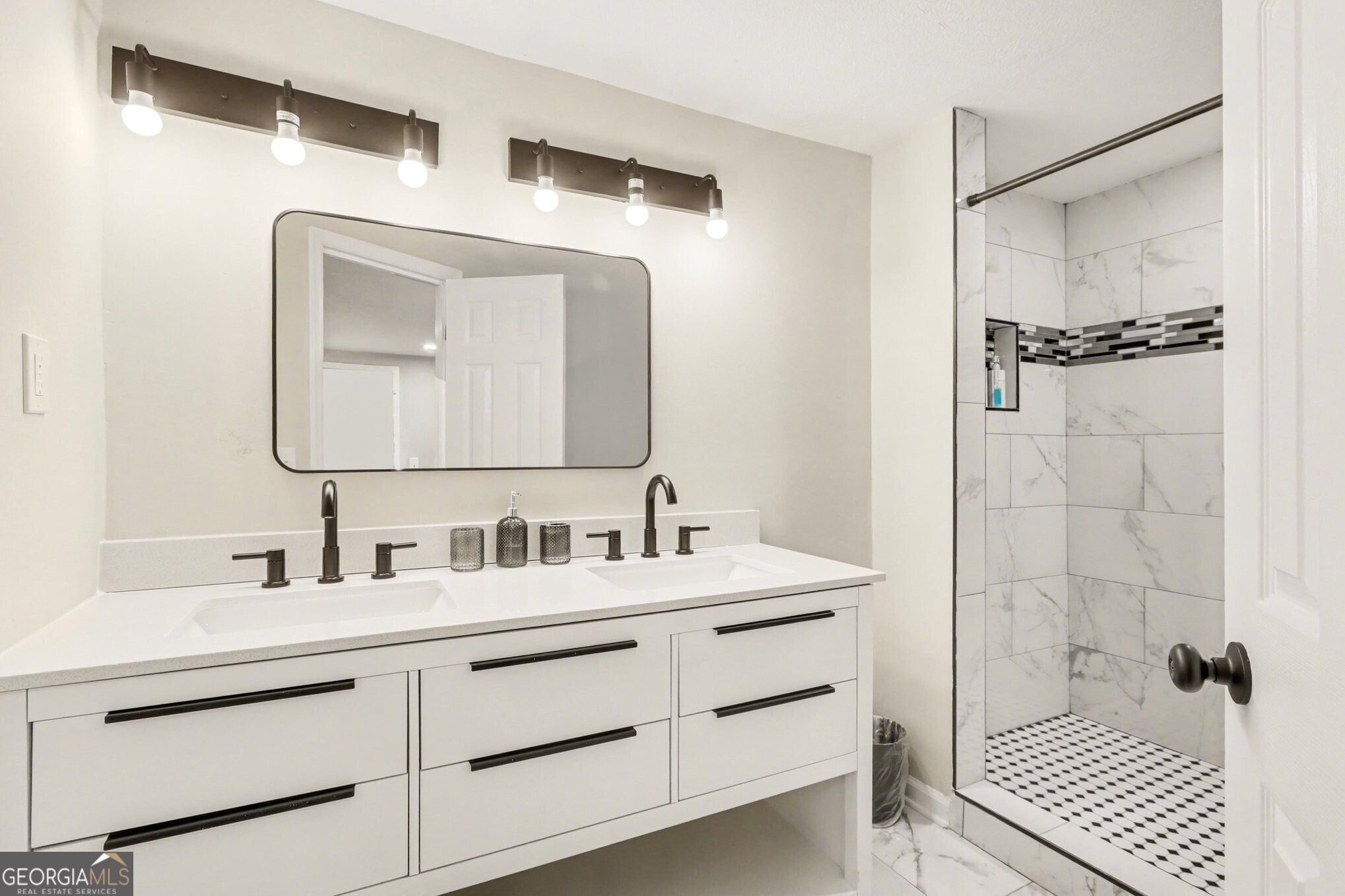 3779 Bakers Ferry RD SW