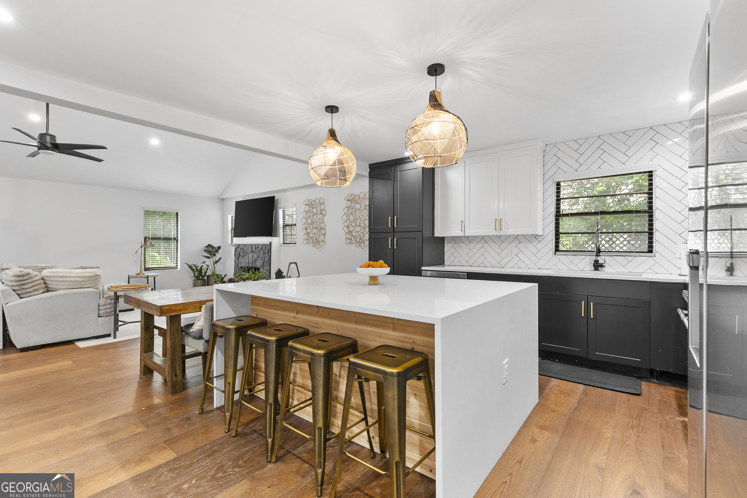 1905 Windemere DR NE