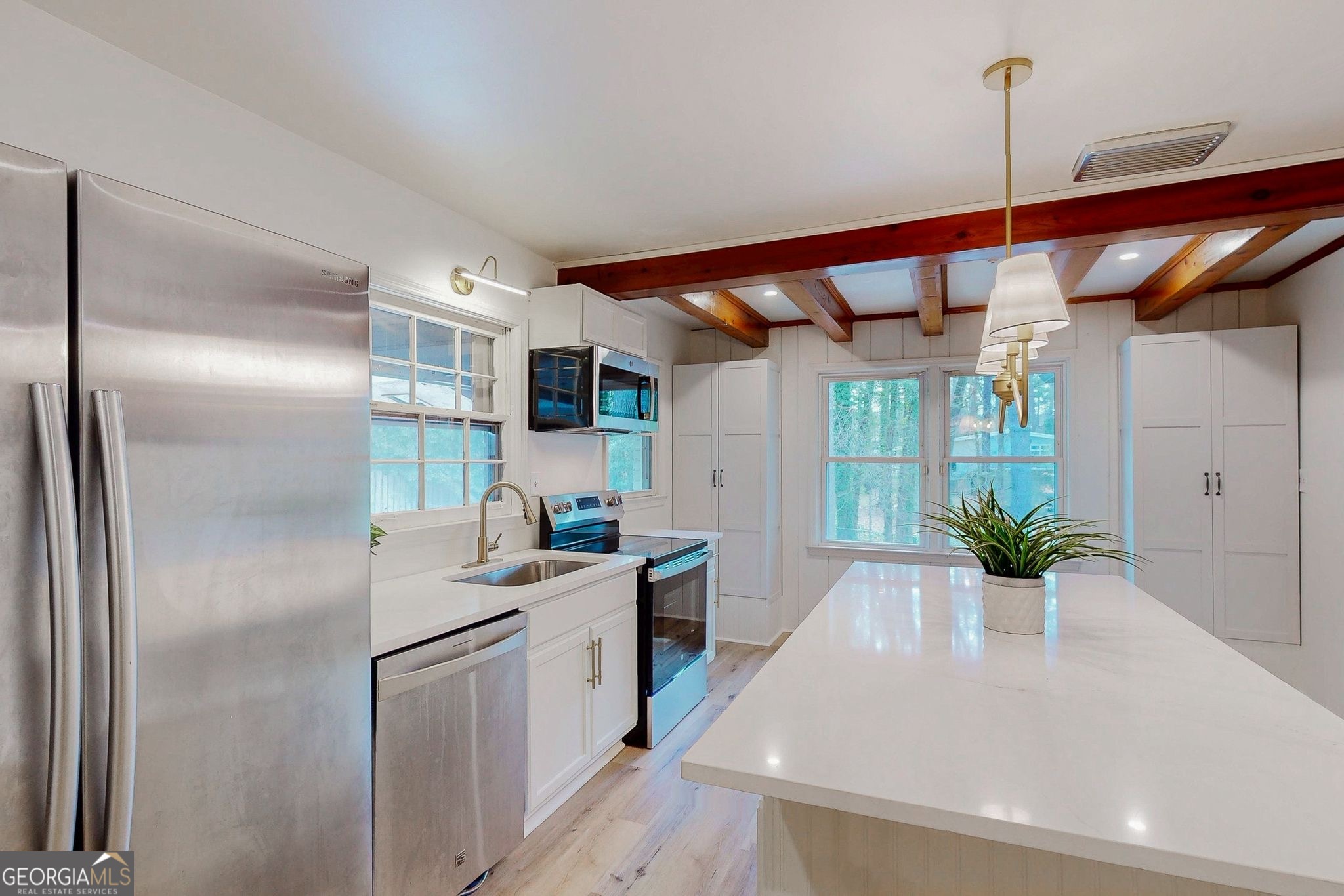 3222 Hazelwood Dr SW