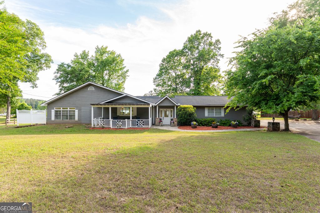 Photo of 142 Spurgeon Drive SE, Eatonton, GA 31024 (MLS # 10758030)