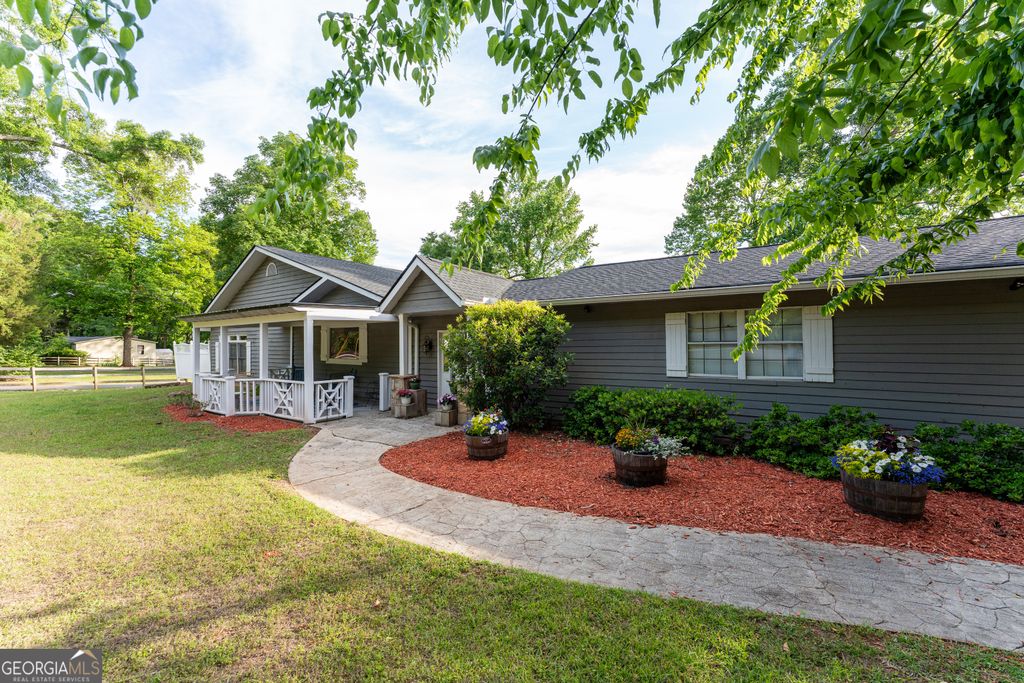 Photo of 142 Spurgeon Drive SE, Eatonton, GA 31024 (MLS # 10758030)