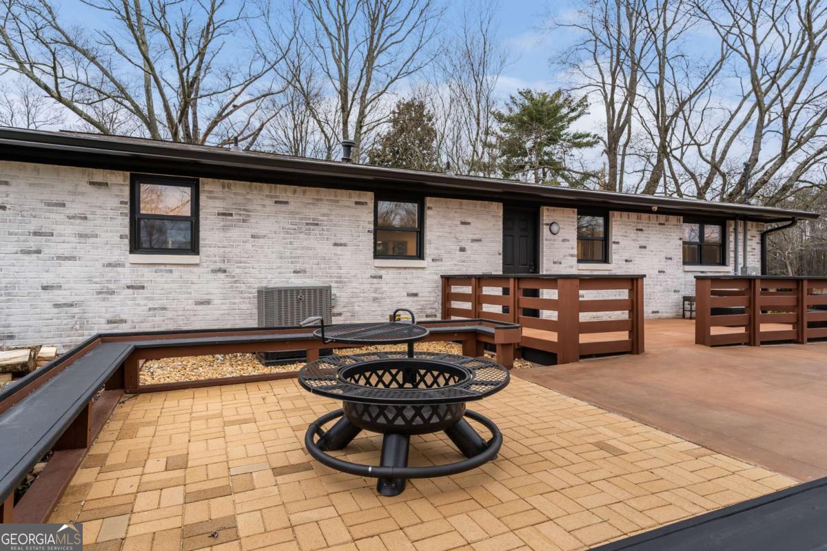9351 Henderson Mountain RD