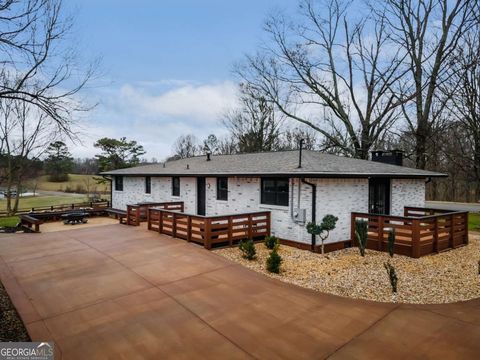 9351 Henderson Mountain RD Fairmount GA 30139