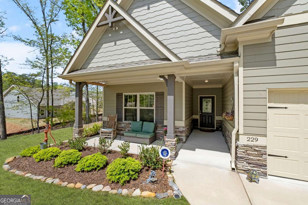 229 Ridgewood DR