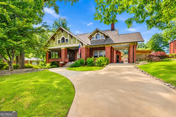 760 E TUGALO ST, TOCCOA, GA 30577 - Image f4e47fceabe81fb387257e89ce7d6772/635916635