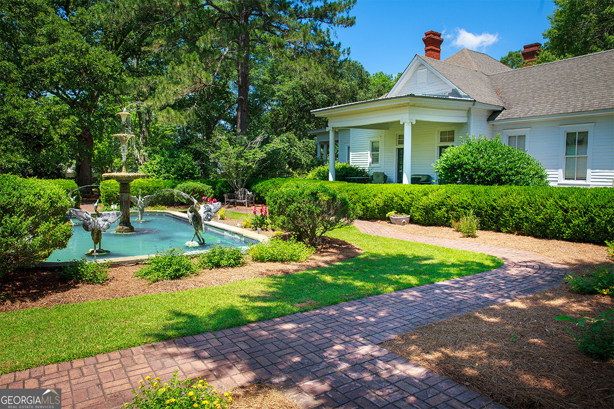 125 Langston CIR S