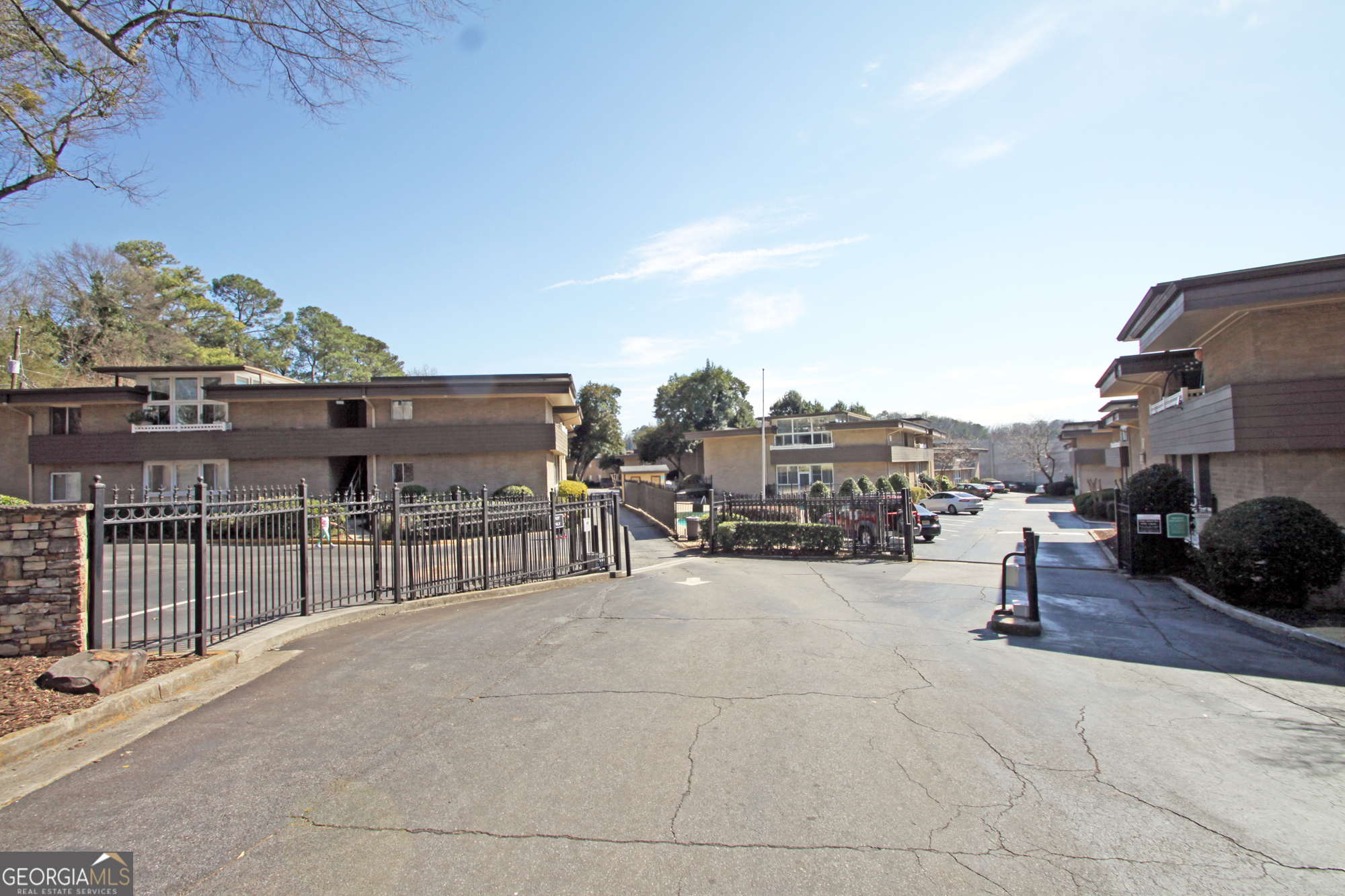 Atlanta, Georgia 30328, United States, 2 Bedrooms Bedrooms, ,2 BathroomsBathrooms,Residential,Active,254323