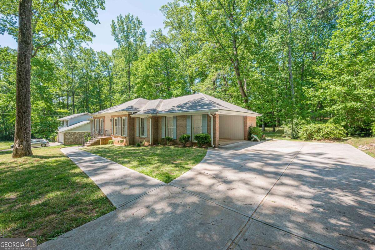 3928 Cloudland DR SE