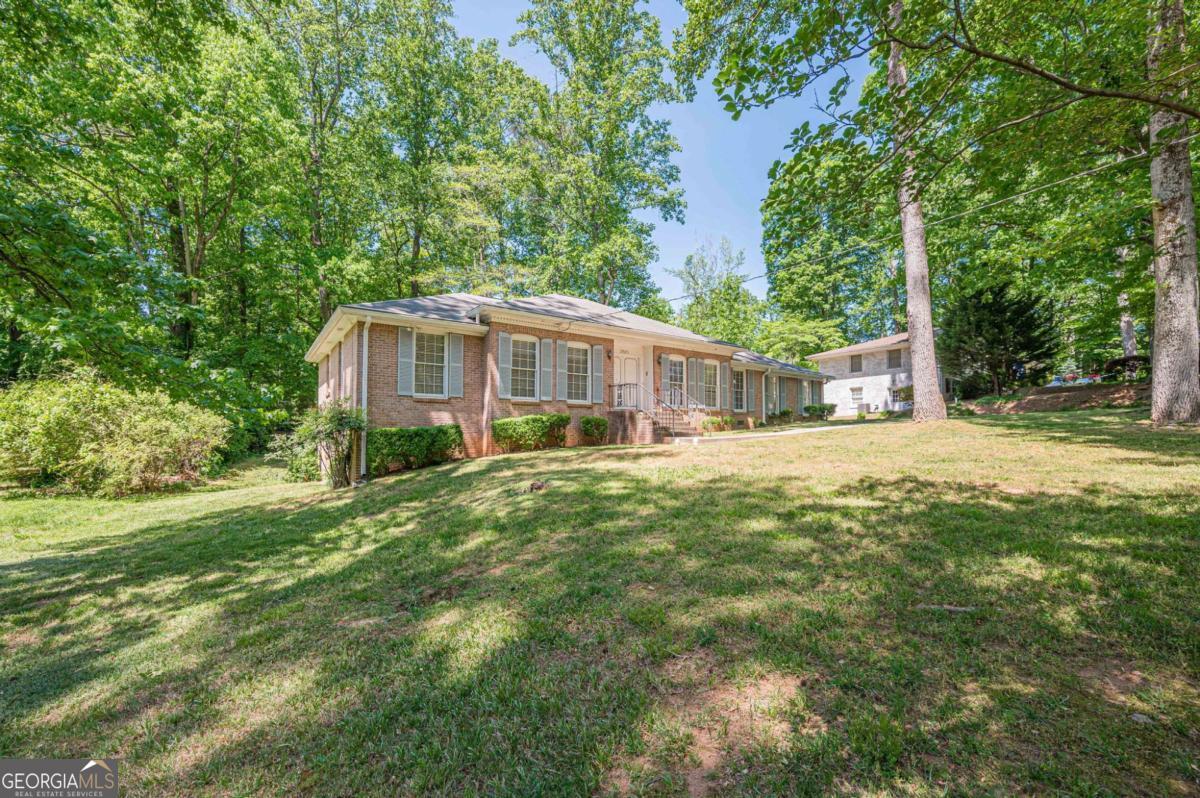 3928 Cloudland DR SE