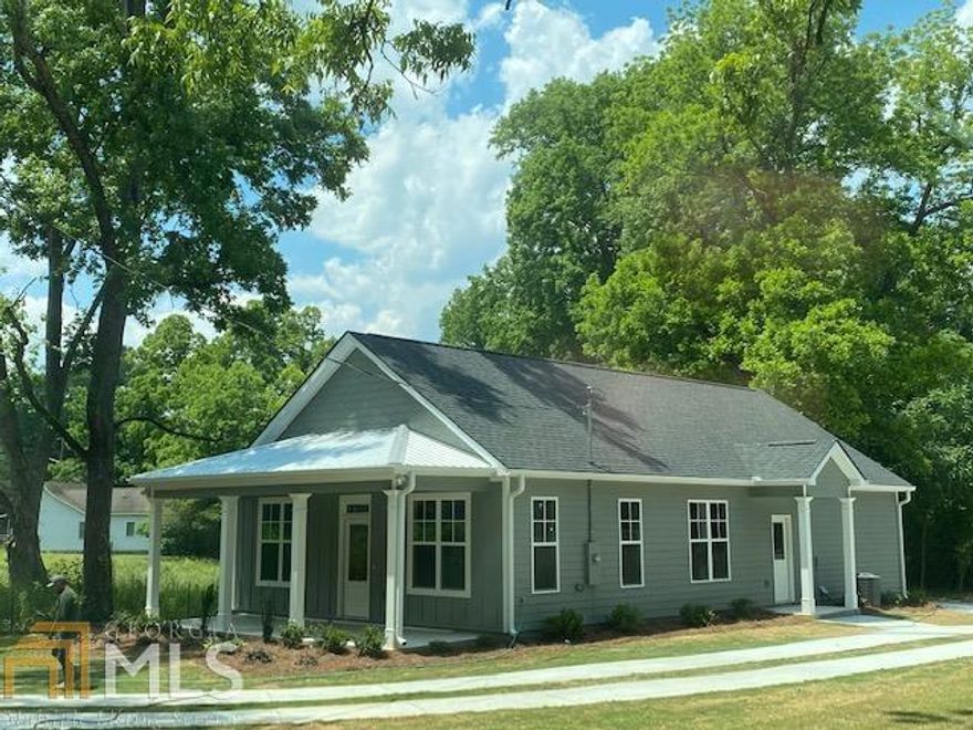 Who doesn't love a super cute bungalow and this custom builder didn't miss a thing!  This home is such a rare find! As soon as you walk in the door, you will fall in love!  The open floor plan concept shows the kitchen as the focal point! This kitchen has so much to offer, custom cabinets, tile back splash, granite counter tops, and a beautiful island.  The living area is so bright and sunny! The best part is the house is one level! You will find 2 guest rooms with a full bath. The master is beautiful and has double vanities with granite, tiled separate shower, and a garden tub. Oh, let's not forget about the double closets!  Do not pass up this opportunity!  House is under construction and ETA of completion is the end of April.  Pictures of the house are similar to the build.  Floor plan is the same, different elevation and selections.