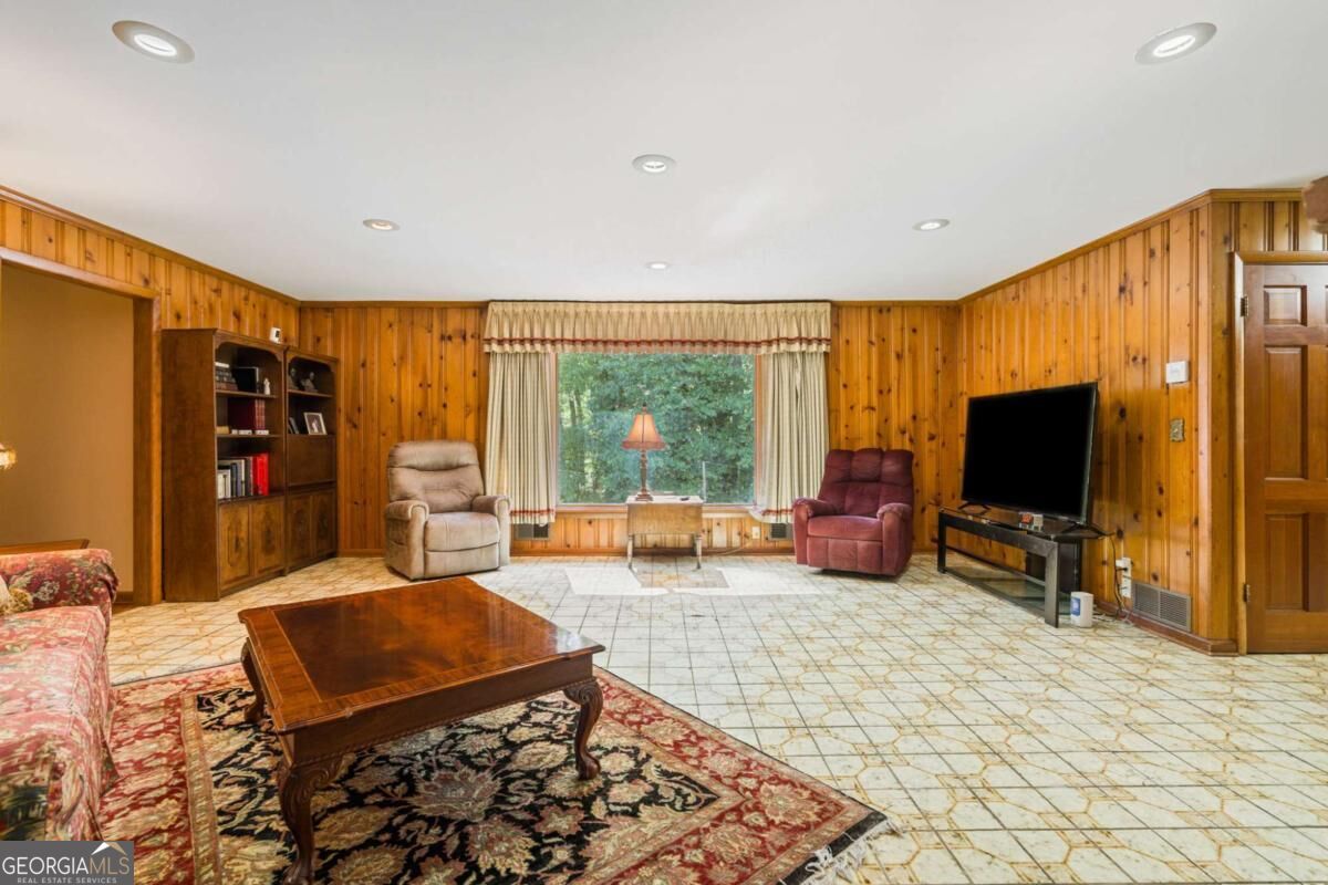 4671 Dogwood DR