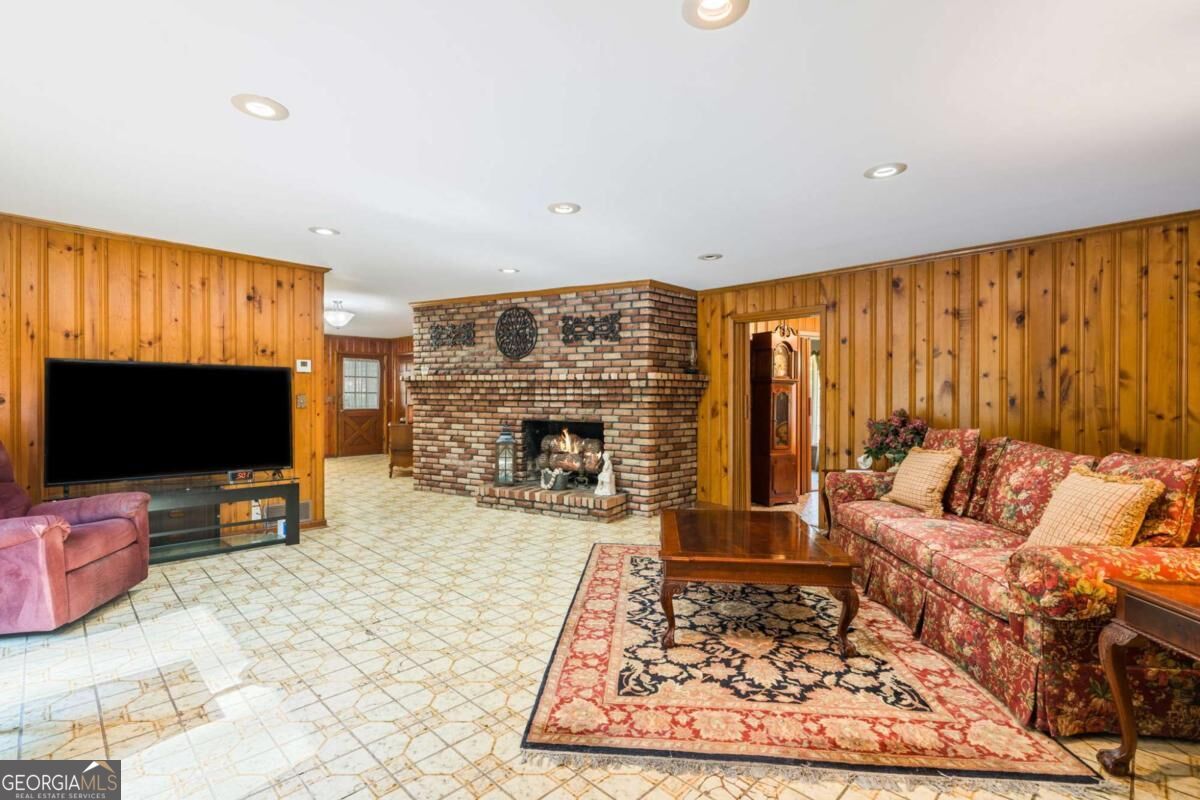 4671 Dogwood DR